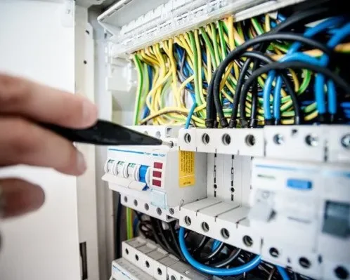 Elettricisti a Santo Stefano Ticino : Pronto intervento 24 ore su 24, 7 giorni su 7, Salvavita